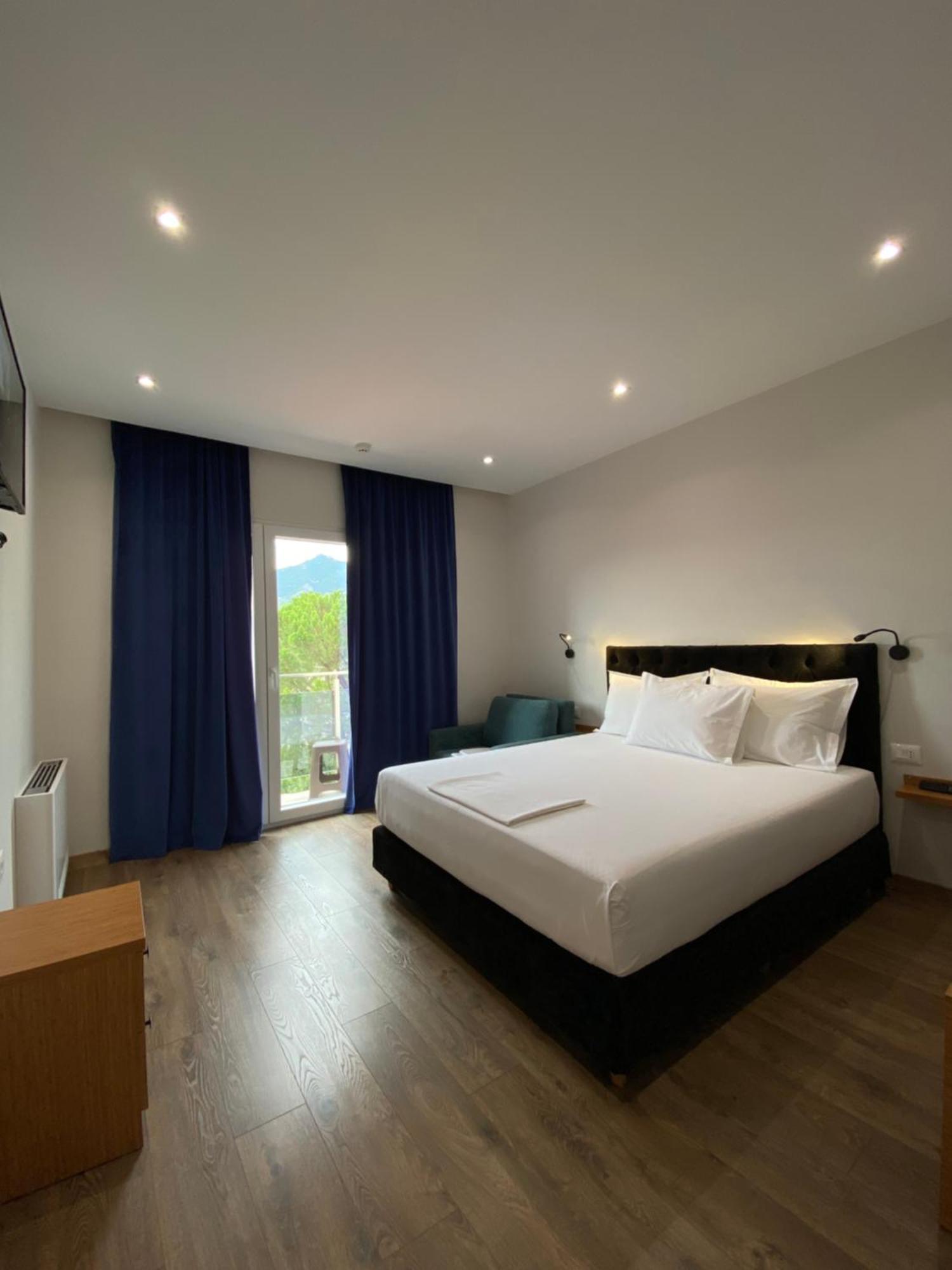 Merly Hotel Përmet Kültér fotó