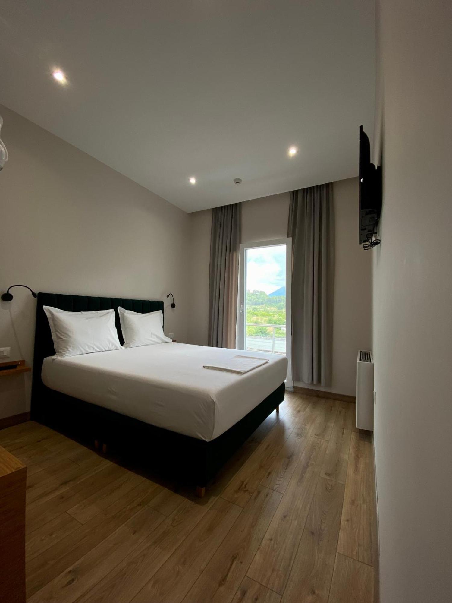 Merly Hotel Përmet Kültér fotó