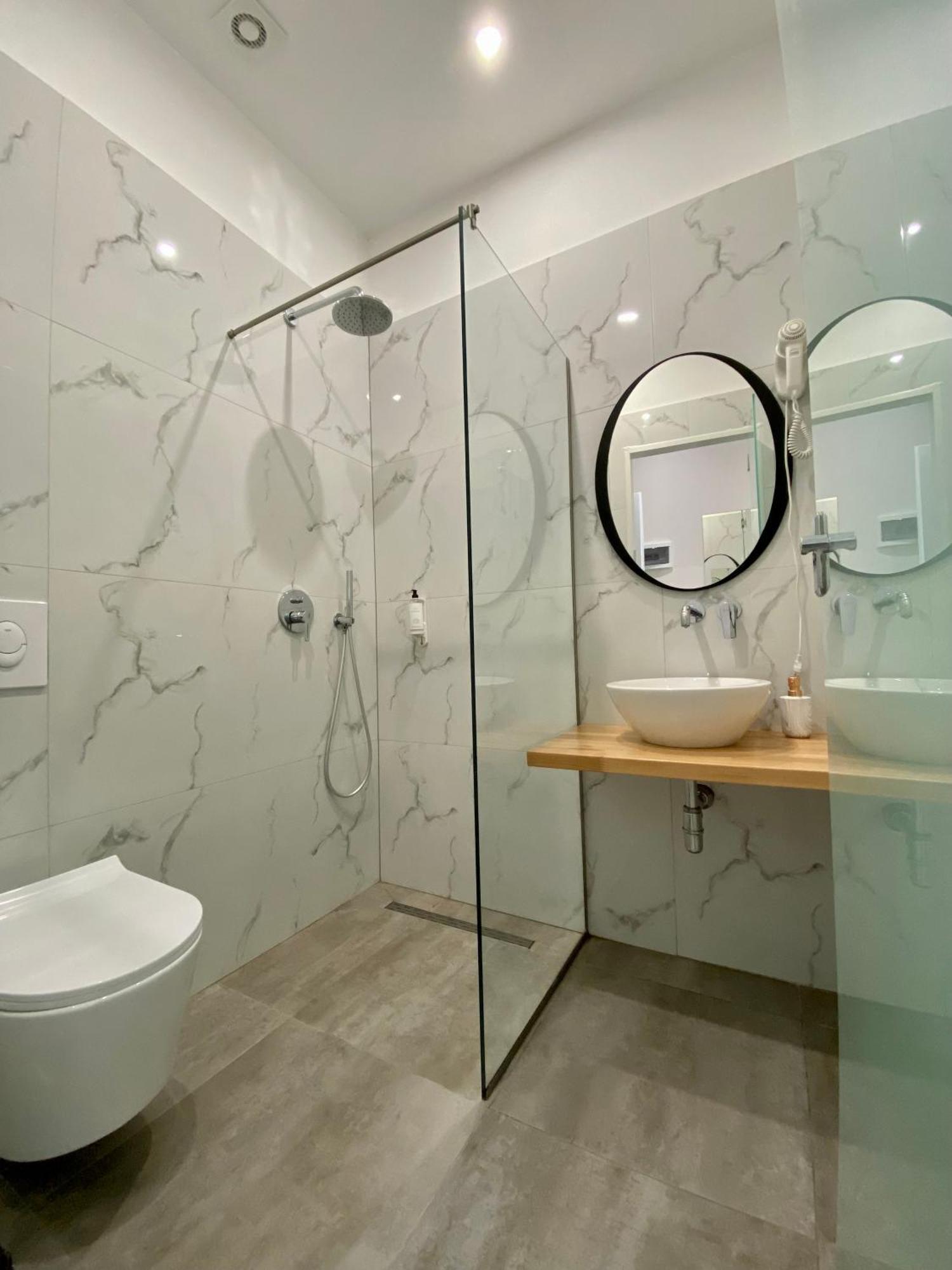 Merly Hotel Përmet Kültér fotó